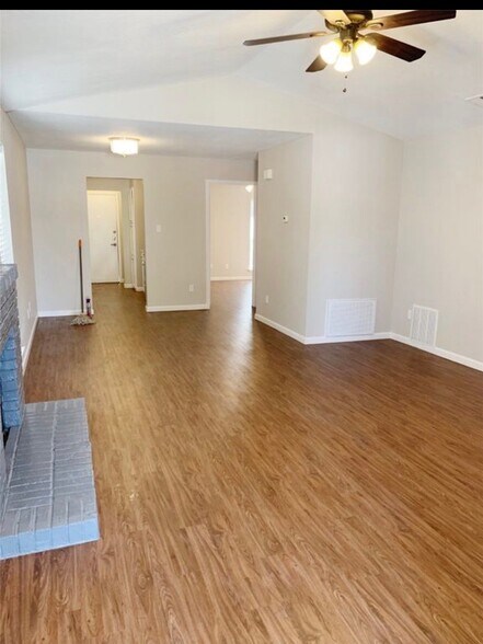 Building Photo - 5708 Ranchogrande Dr