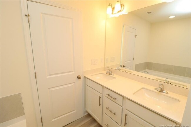 Building Photo - 917 Kensley Grv Ln