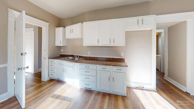 Primary Photo - 2818 E 119th St