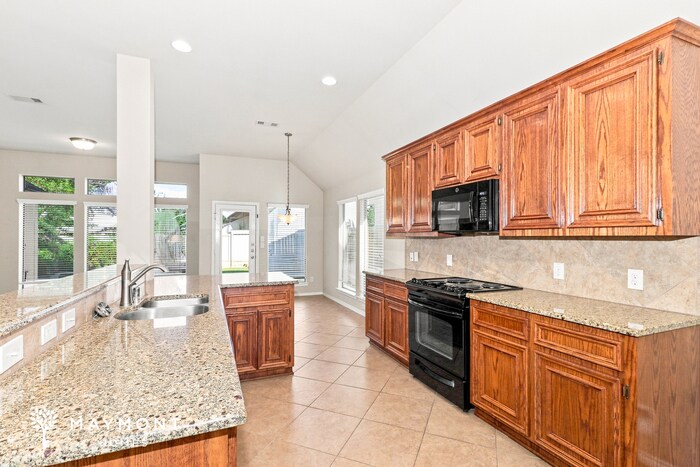 Building Photo - 10910 Brighton Gardens Dr