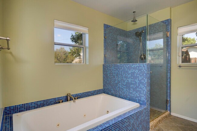 Building Photo - 3521 Smith Ave SE