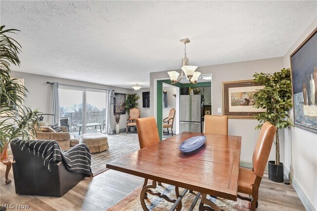 Building Photo - 10301 Lake Ave