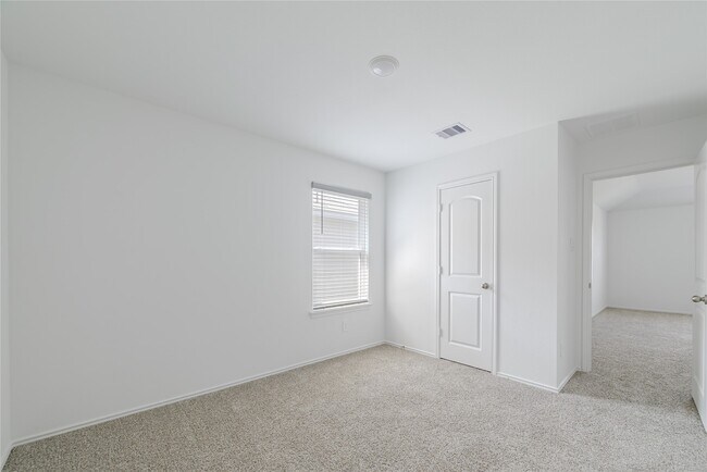 Building Photo - 24106 Juniper Hts Dr