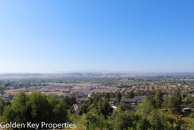 Building Photo - Beautiful upgraded 2BR condo in the Quail ...