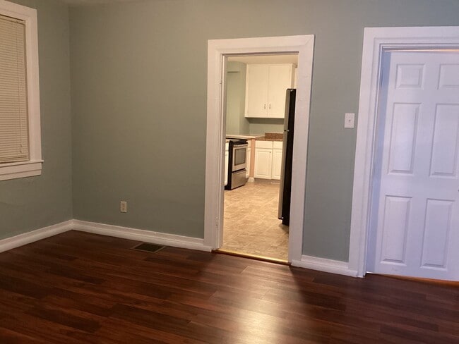 Building Photo - 224 W North St