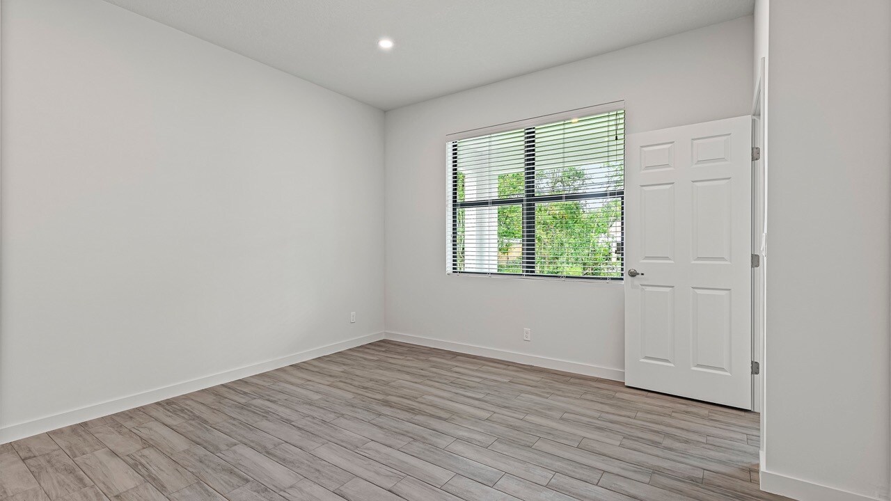 Building Photo - 7008 Eden Rd