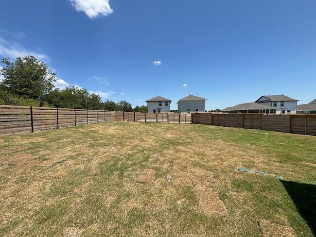 Building Photo - 275 Keefer