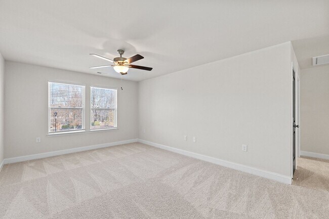 Building Photo - **Beautiful Wendell Home 3/2.5 W/ Fenced in Yard**