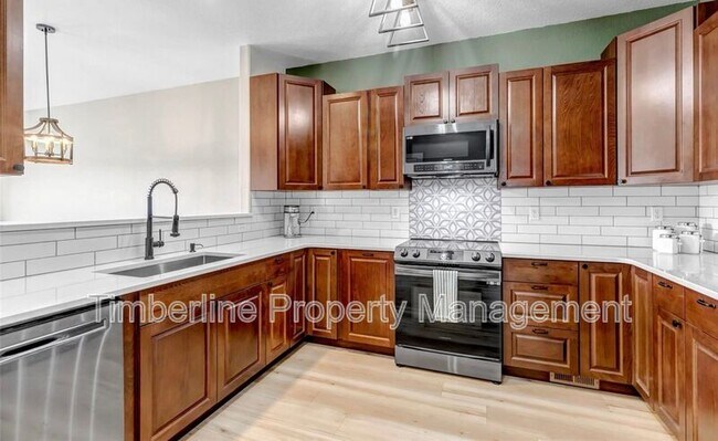 Building Photo - 5902 Chorus Heights