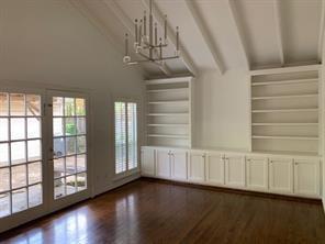 Building Photo - 6421 Lake Cir Dr