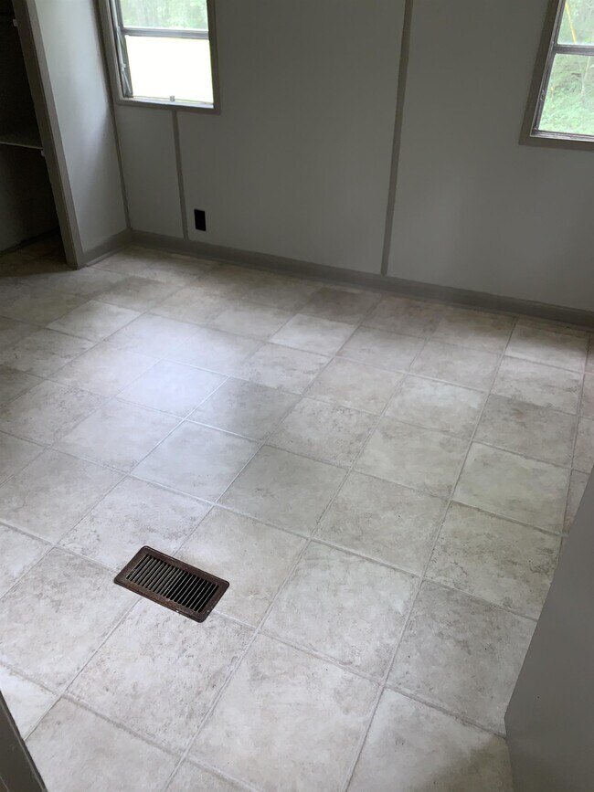 Building Photo - 1074 Enoch Ln