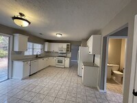 Building Photo - 3790 Oak Park Dr