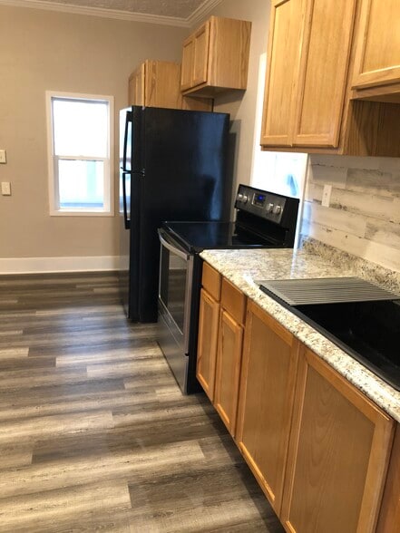 Building Photo - 507 Douglas St