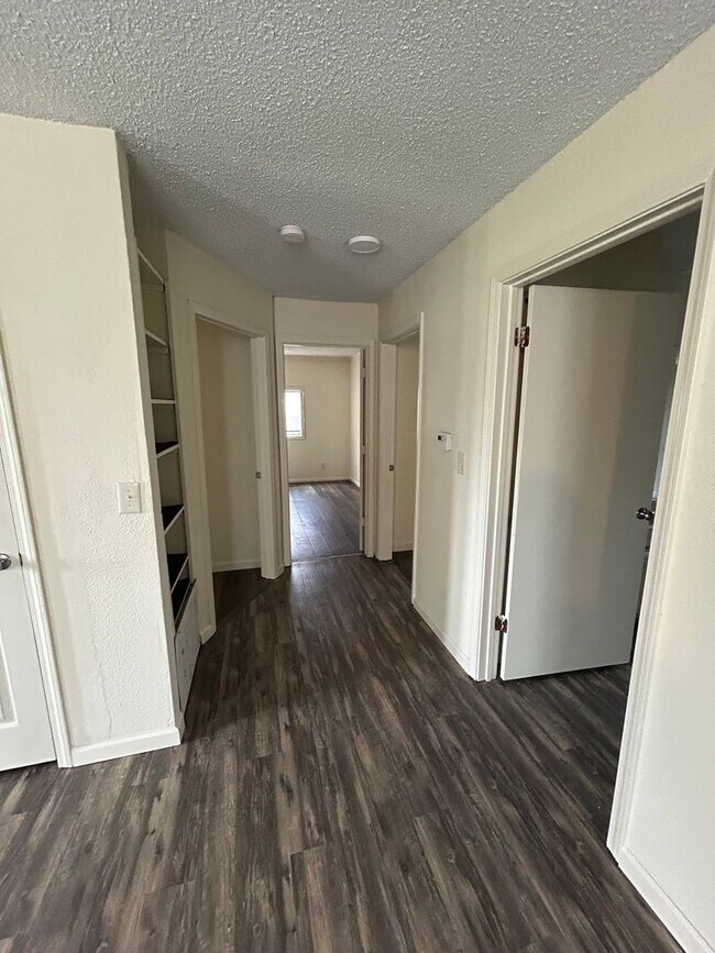 Building Photo - 1551 AR-247