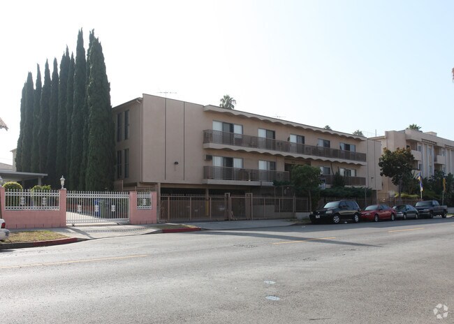 Primary Photo - 440 S Oxford Ave