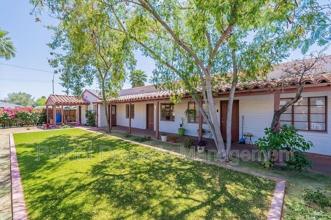 Primary Photo - 928 W McDowell Rd