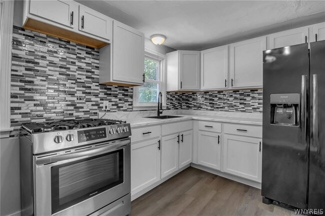 Building Photo - 42 Layton Ave