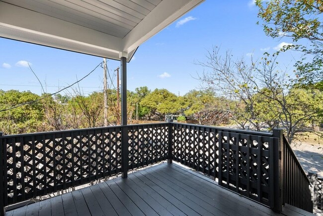 Building Photo - 814 W Mary St