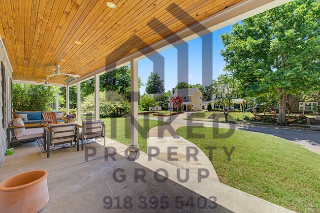 Building Photo - Beautiful Maple Ridge Home