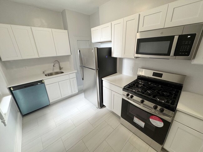 Primary Photo - 2684-Highland Arms Realty