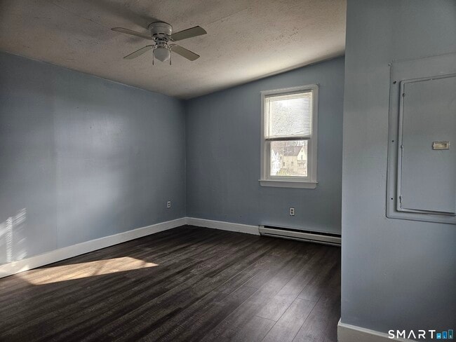 Building Photo - 57 Warren St