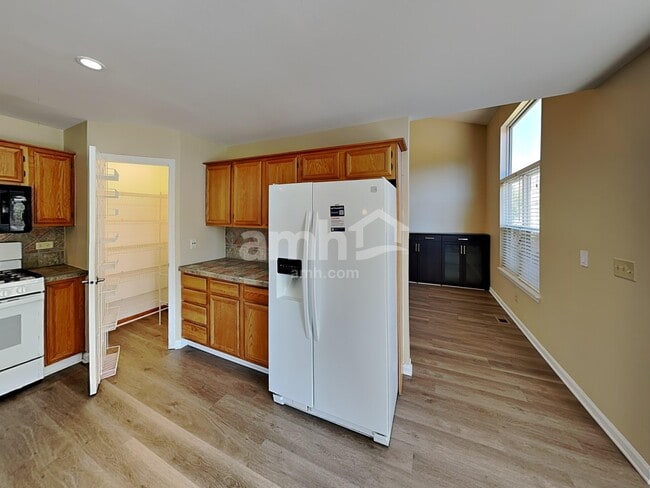 Building Photo - 2200 Brindlewood Dr