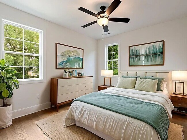 Building Photo - 711 N Main St