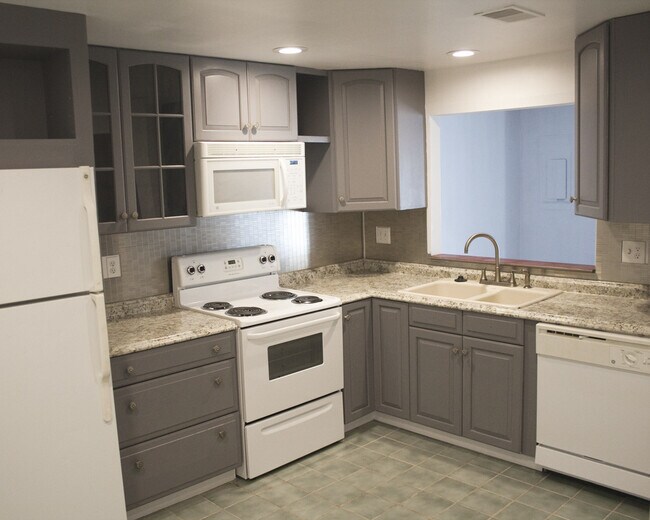 Building Photo - Demetrias Place