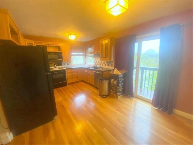 Primary Photo - 96 North St