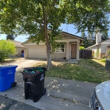 Building Photo - Single story Elk Grove home, 4 bedrooms, 2 baths; nice floor plan