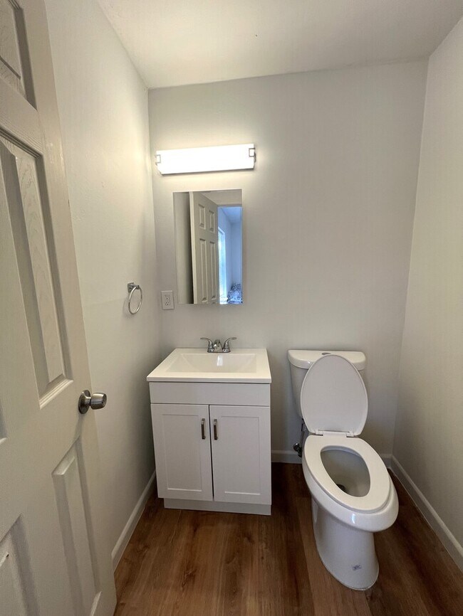 Building Photo - 325 Ferguson Ave