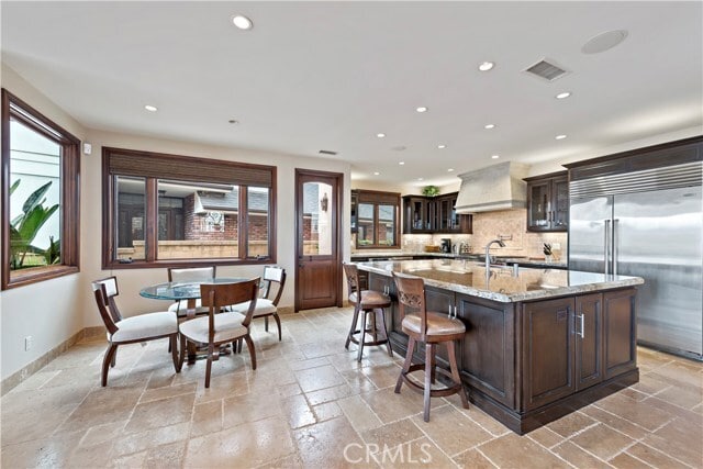 Building Photo - 13 Balboa Blvd