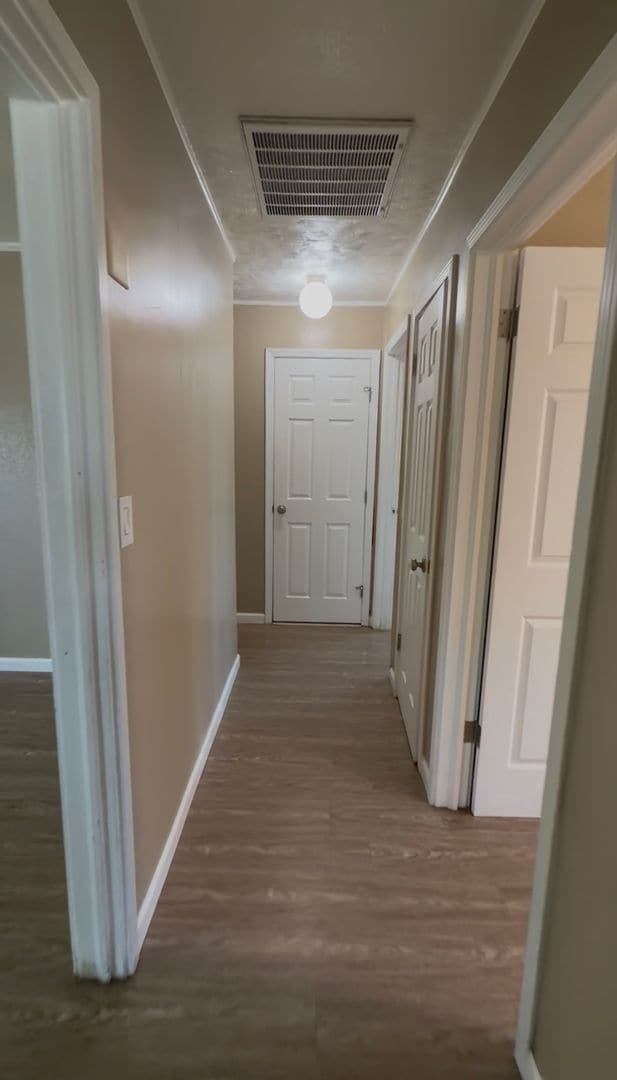 Building Photo - Newly Renovated Home in Tower District!