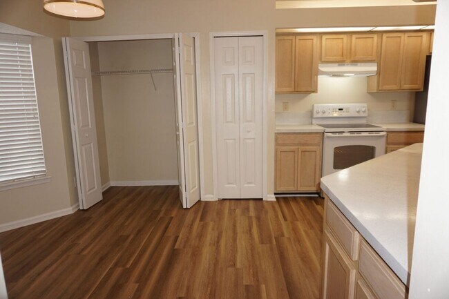 Building Photo - 5050 Acre Estates Dr