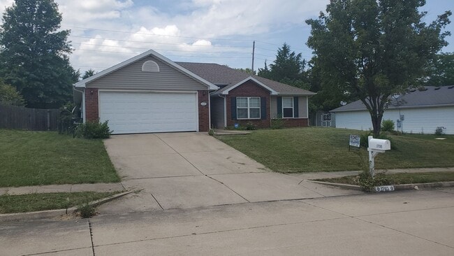 Primary Photo - 3 bd, 2 ba house, NE Columbia, near I-70/H...