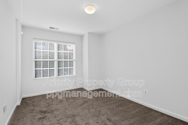 Building Photo - 3204 Barons Court Rd