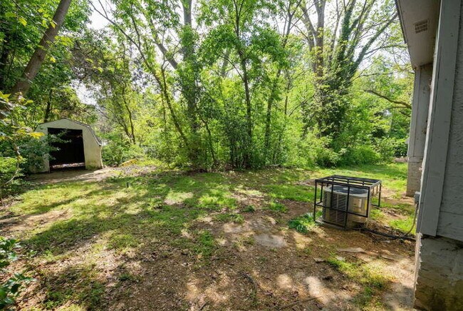 Building Photo - 218 Irving Ave