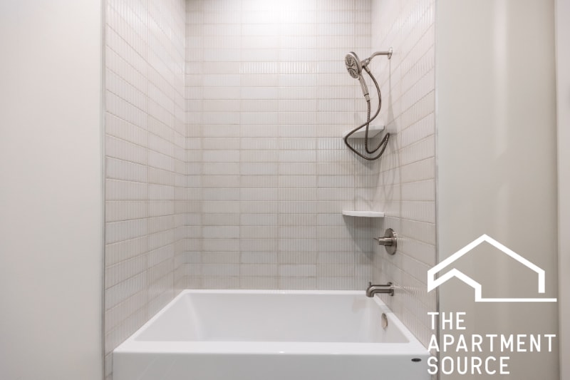 Building Photo - 1620 W Grand Ave