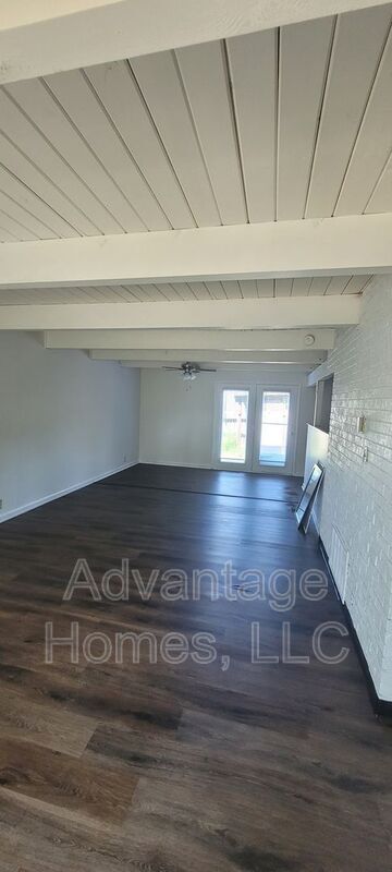 Building Photo - 936 N 71 St
