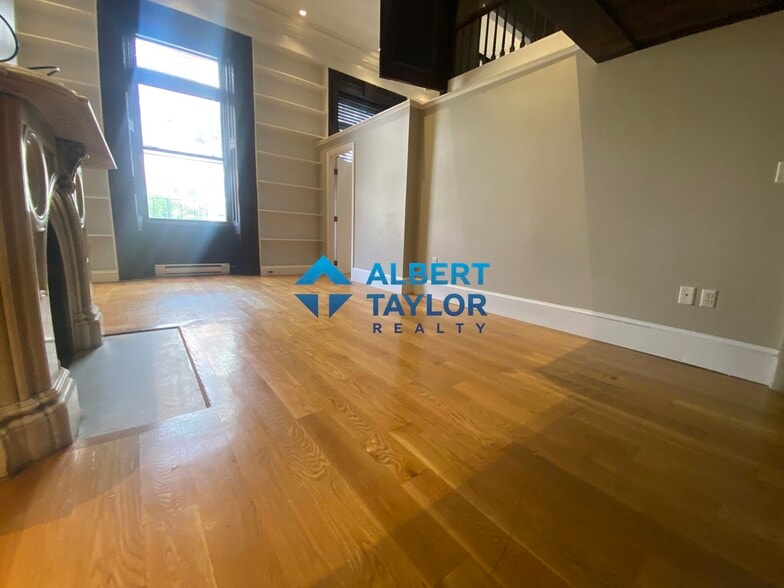 Building Photo - 117 Beacon St