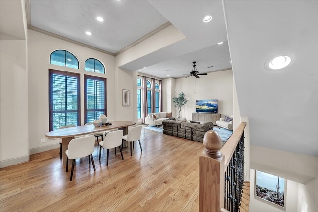 Building Photo - 2318 Camden Dr