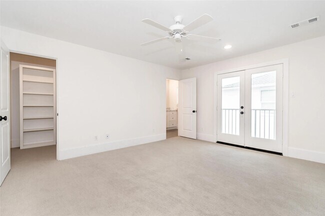Building Photo - 3821 N Braeswood Blvd