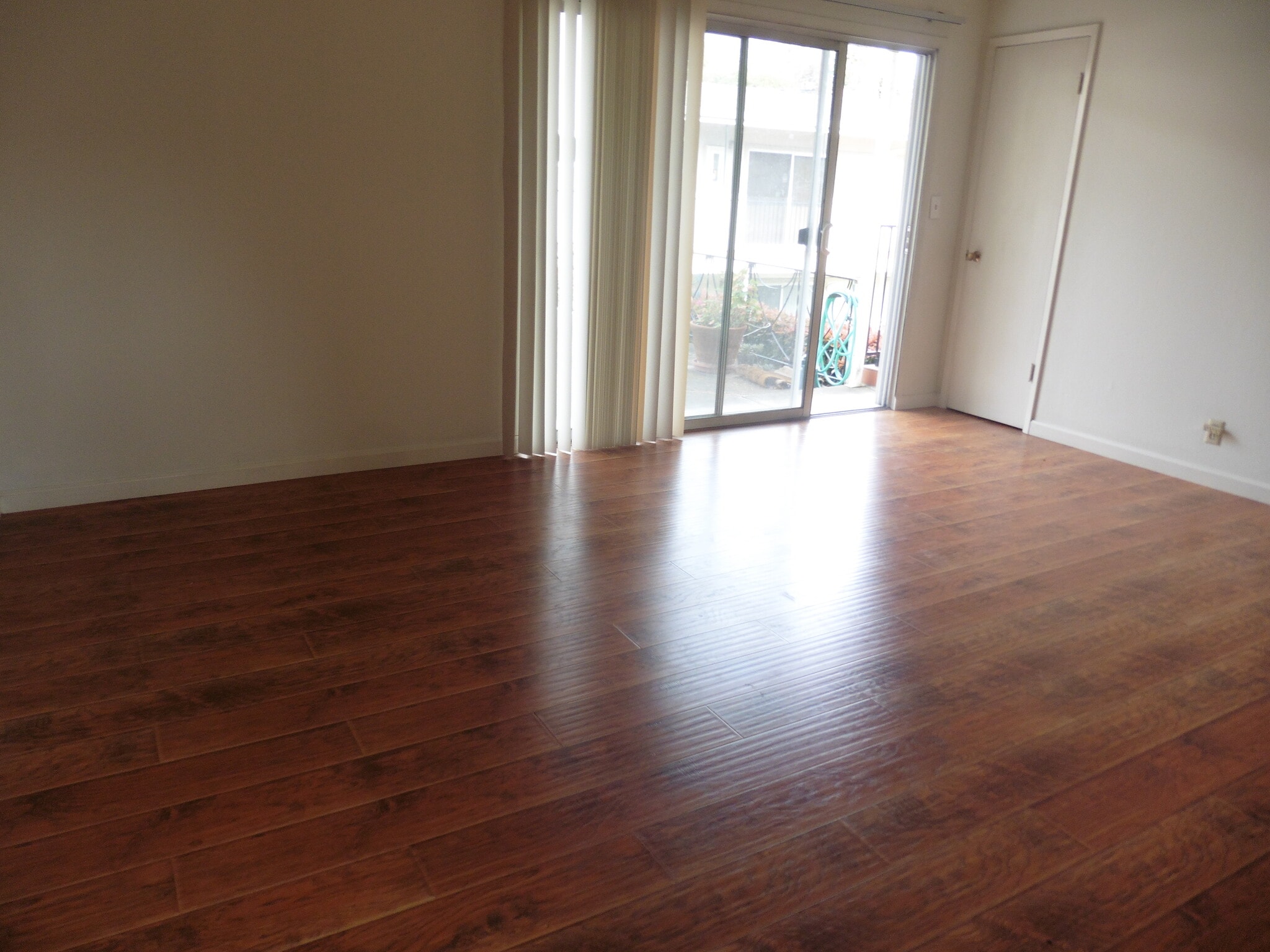 Building Photo - 141 Towne Terrace