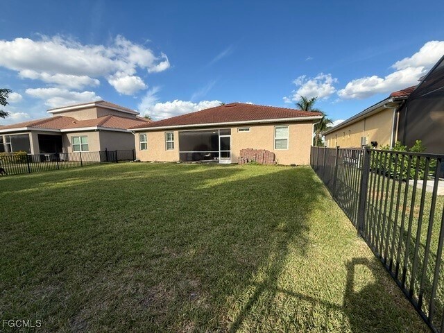 Building Photo - 2852 Royal Gardens Ave