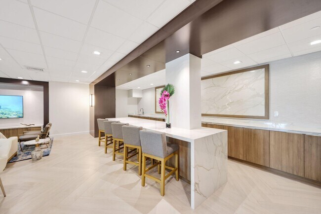 Building Photo - 500 SE Mizner Blvd