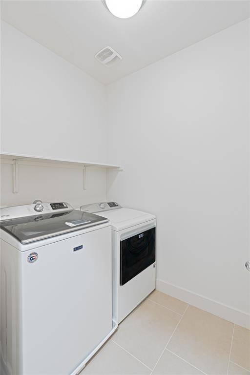 Building Photo - 1241 Summerbrooke Cir