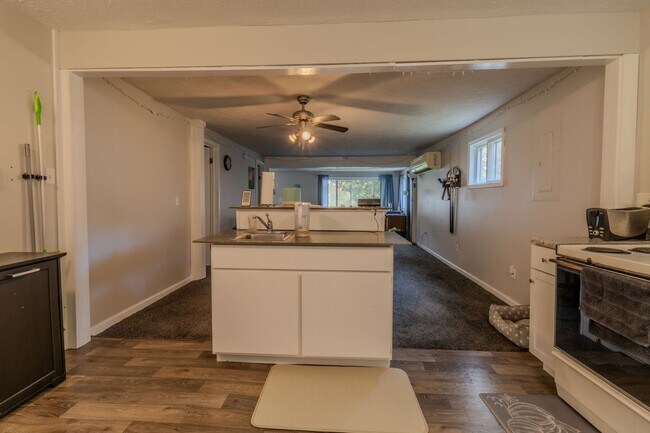 Building Photo - Retreat on Duck Lake Peninsula