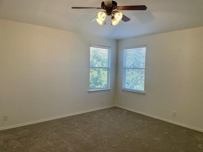Building Photo - 8725 White Ibis Dr