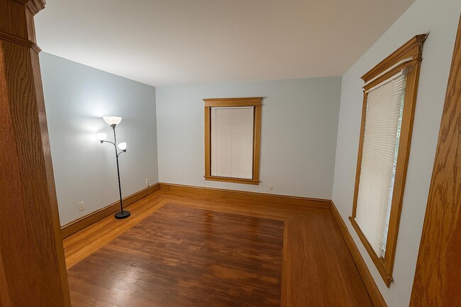 Building Photo - 413 Highland Ave