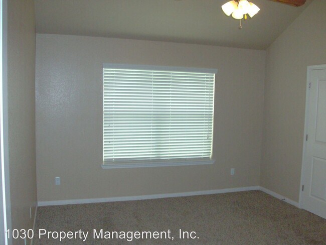 Building Photo - 3107 Lineage Loop
